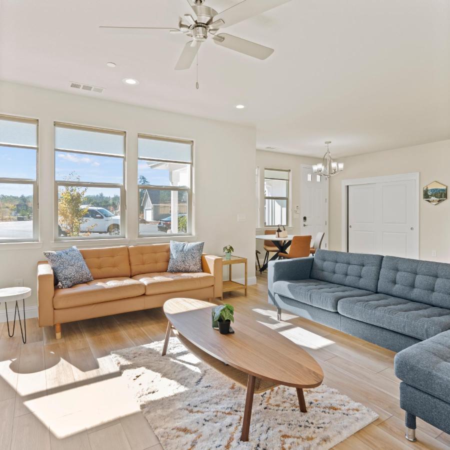 Newly Built Murphys Modern Retreat Exterior foto